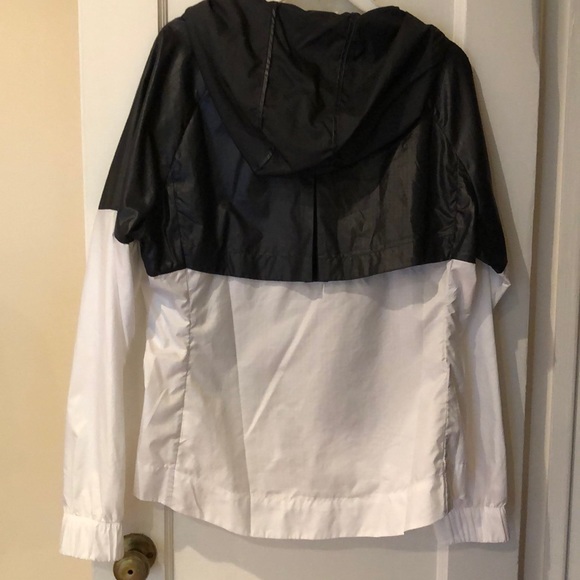 Nike black and white windbreaker size medium - Picture 4 of 4